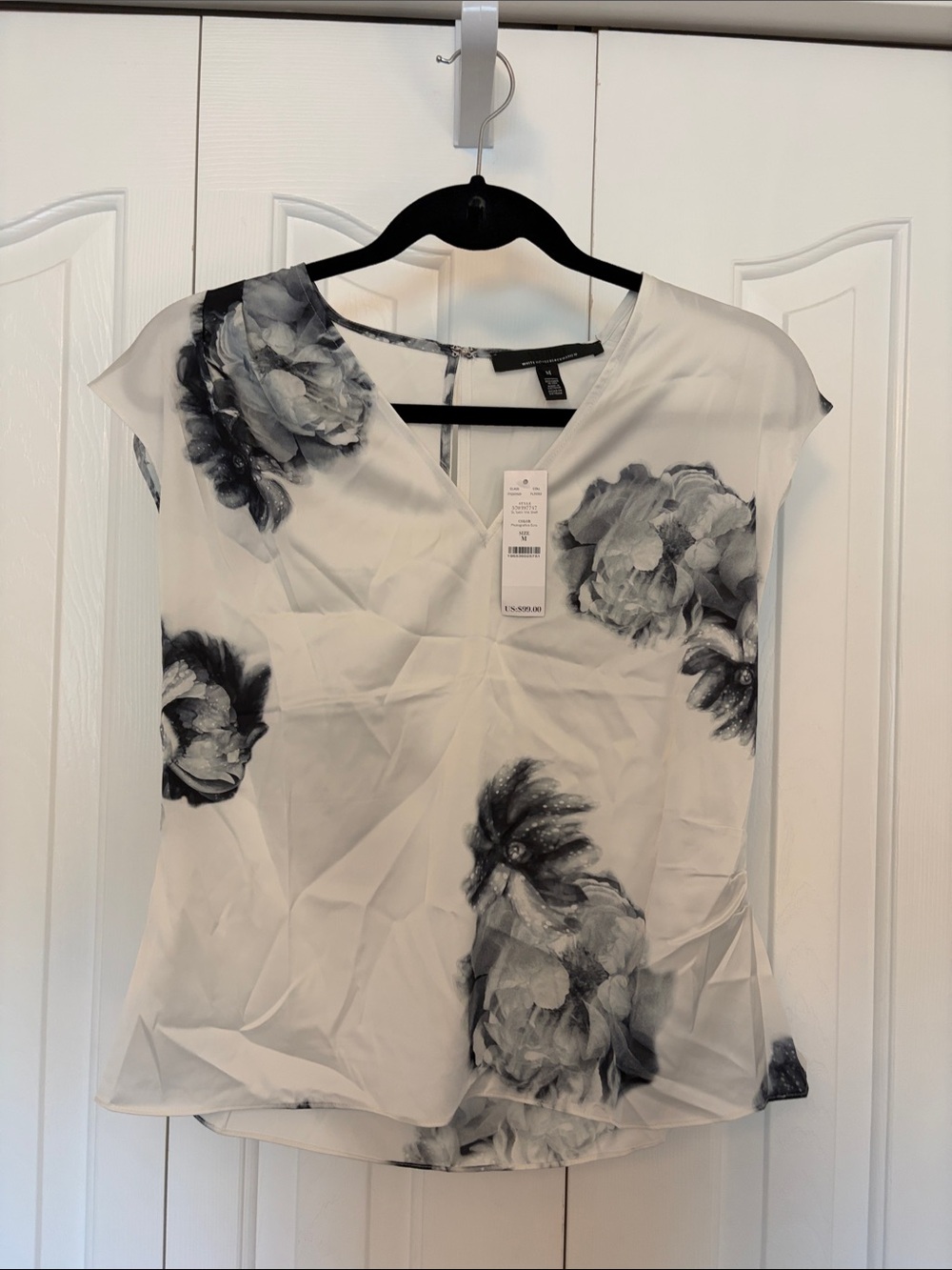 WHBM White Floral V-Neck Cap Sleeve Top SzM
